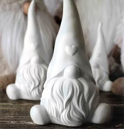 Santa Heartly Stor Vit från Majas Cottage på mörkt trägolv