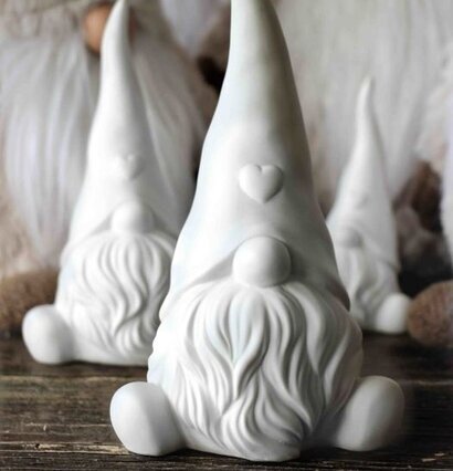 Santa Heartly Stor Vit från Majas Cottage på mörkt trägolv