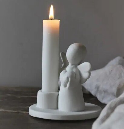 Ljusstake Guardian Angel från Majas Cottage i vit keramik