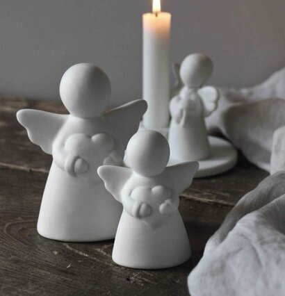 Guardian Angel Vit Stor från Majas Cottage på rustikt bord