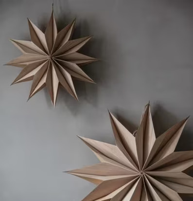 Stjärna Wood Snowflake Ø 20 från Majas Cottage i grå miljö