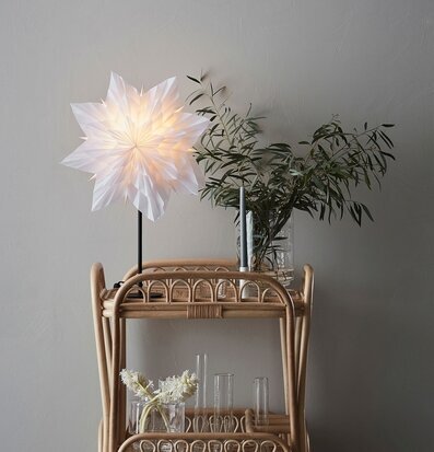 Bordsstjärna Neela Vit/Svart från Markslöjd på rullbord