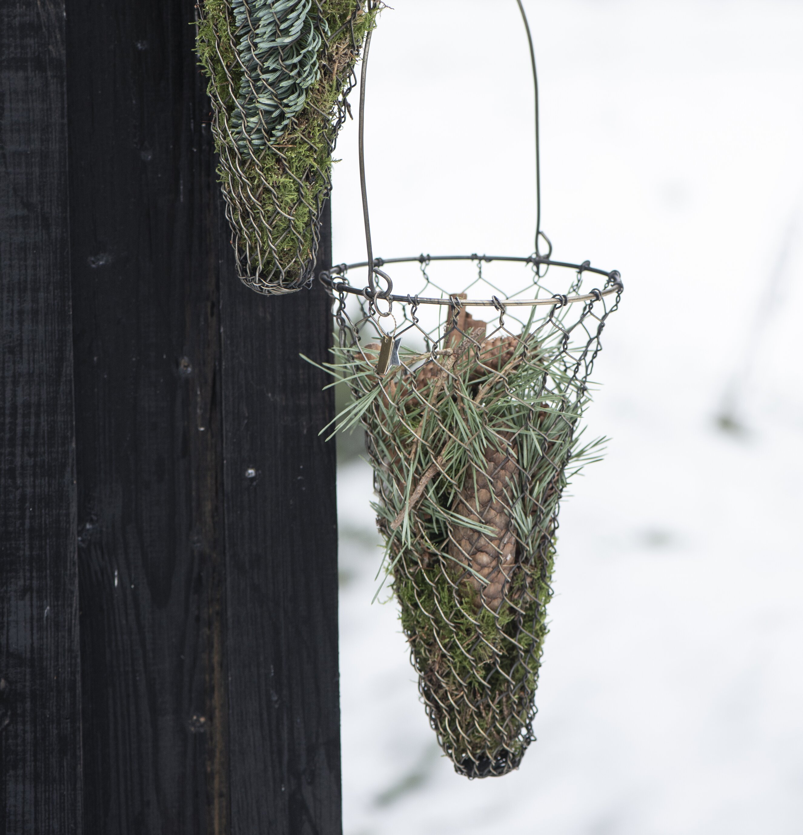 Trådkorg Kon från IB Laursen fylld med naturmaterial