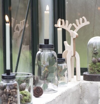 Ljusstake Glaskruka Svart från IB Laursen på fönsterbräda