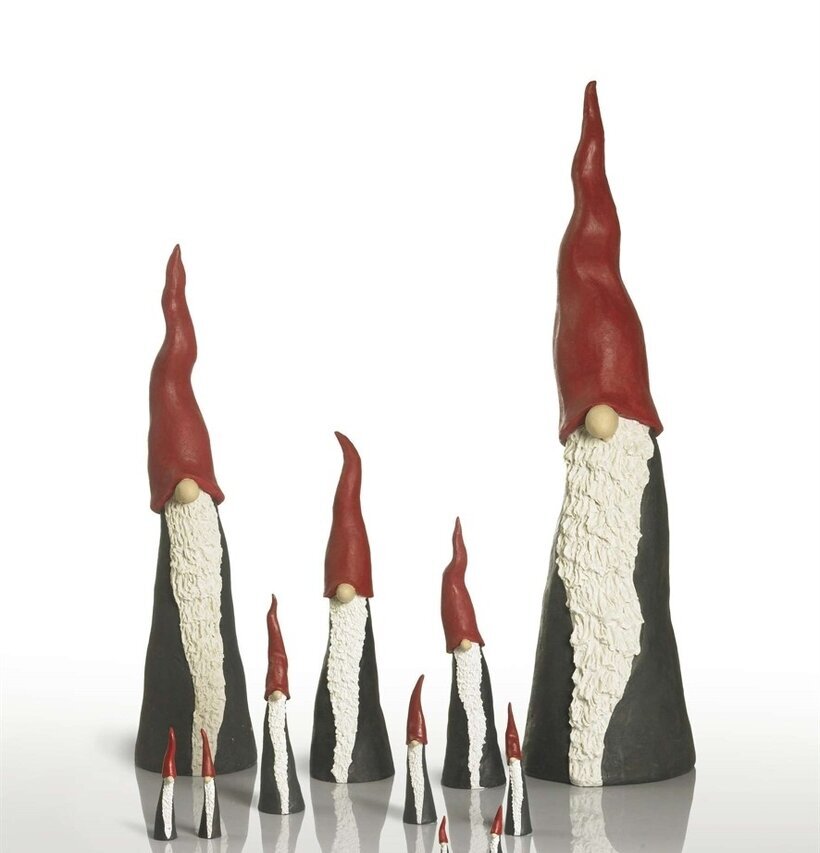 Tomten Den Långa 100 cm från Nääsgränsgården med röd mössa