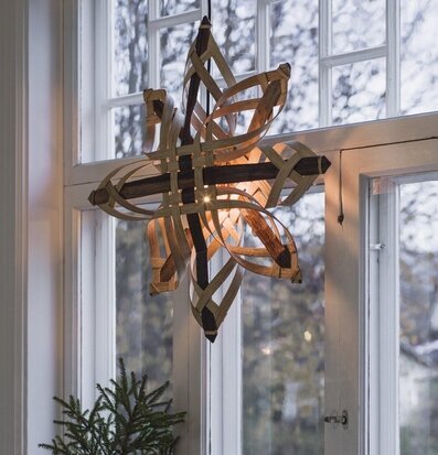 Stjärnlampa Mary Star Natur Ø82 cm från PR Home i fönster