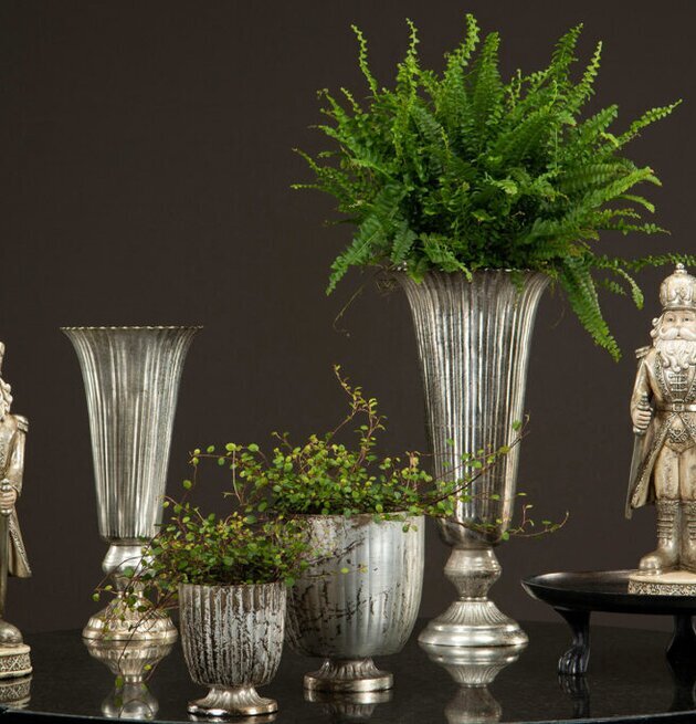 Nötknäppare Poly #1 från A Lot Decoration i elegant arrangemang