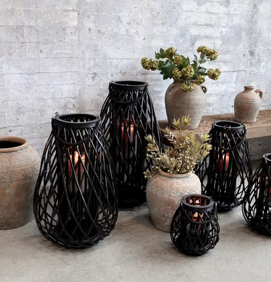 Lanterna Flätad Pil Stor Svart från Chic Antique i rum