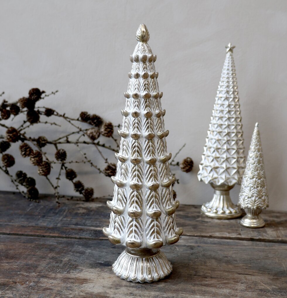 Julgran Creme/Champagne från Chic Antique på rustikt träbord