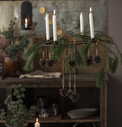 Kotte Med Jutesnöre från IB Laursen hänger från grenar