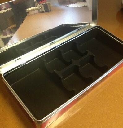 Bild av stilren plåtburk för praktisk och snygg förvaring