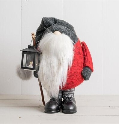 Tomte Hunchback Lykta från Multi Agentur på ljust golv