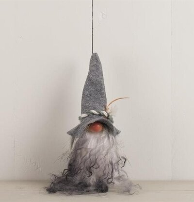 Tomte Filthatt Grå från Multi Agentur med grå filt och skägg