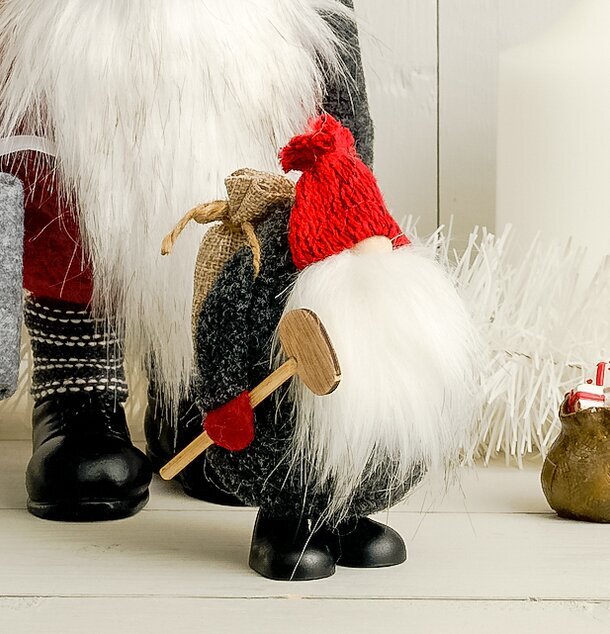 Tomte Hunchback Ryggsäck från Multi Agentur med julklappar