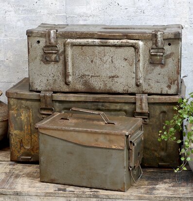 Grimaud Gl. Ammunitionslåda Antik Grå Liten från Chic Antique