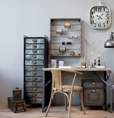 Grimaud Gl. Ammunitionslåda Antik Grå Mellan från Chic Antique