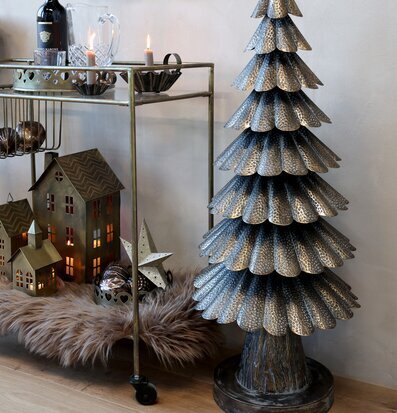 Bild av stilfull inredning med metalliska detaljer