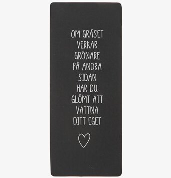 Trätavla - Om Gräset... från Different Design i mörkt trä