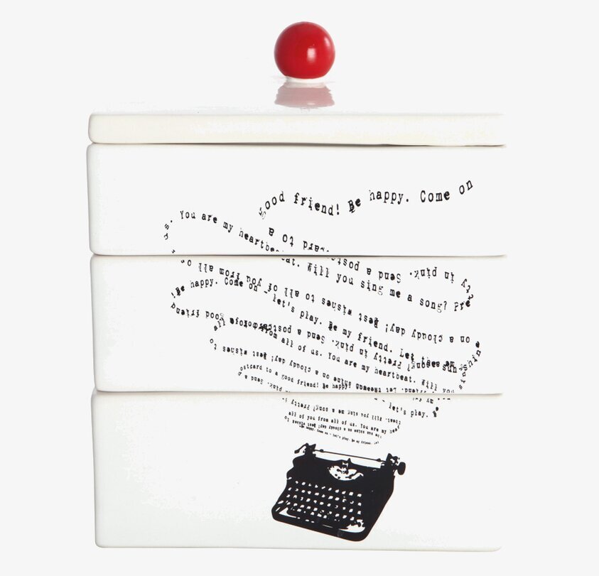 Boxar Typewriter från House Doctor med typografiskt mönster