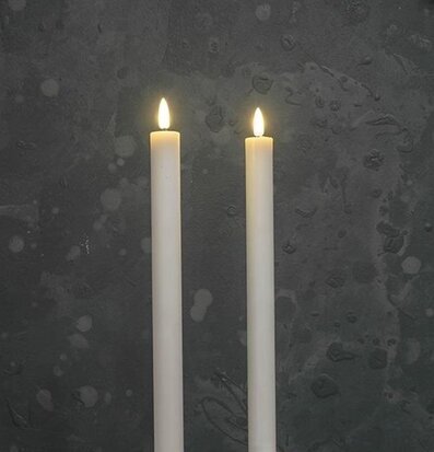 Kronljus LED 3D-låga 30 Cm från Multi Agentur i mörk miljö