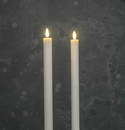 Kronljus LED 3D-låga 30 Cm från Multi Agentur i mörk miljö