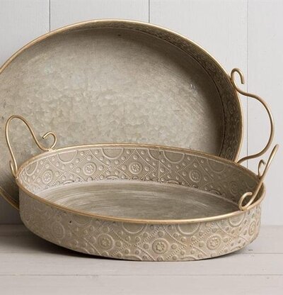 Fat Metall Brons från Multi Agentur på ljus träyta