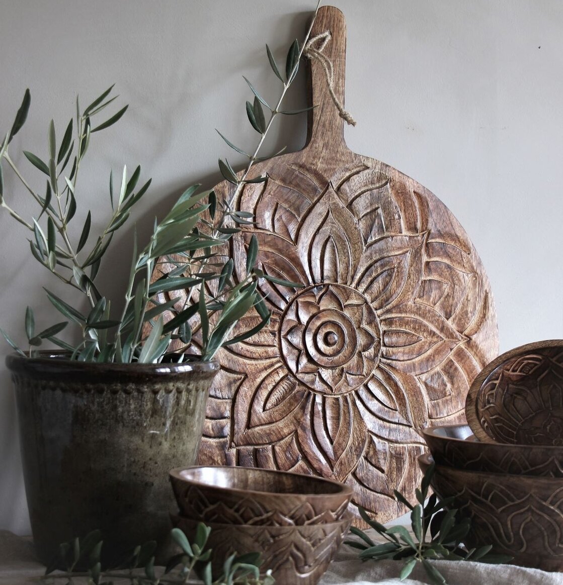 Skärbräda Fleur Stor Rund Brown från Majas Cottage