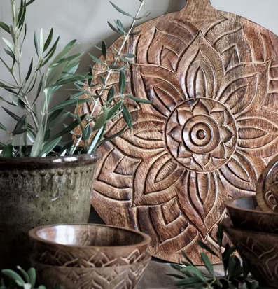 Skärbräda Fleur Stor Rund Brown från Majas Cottage i kök