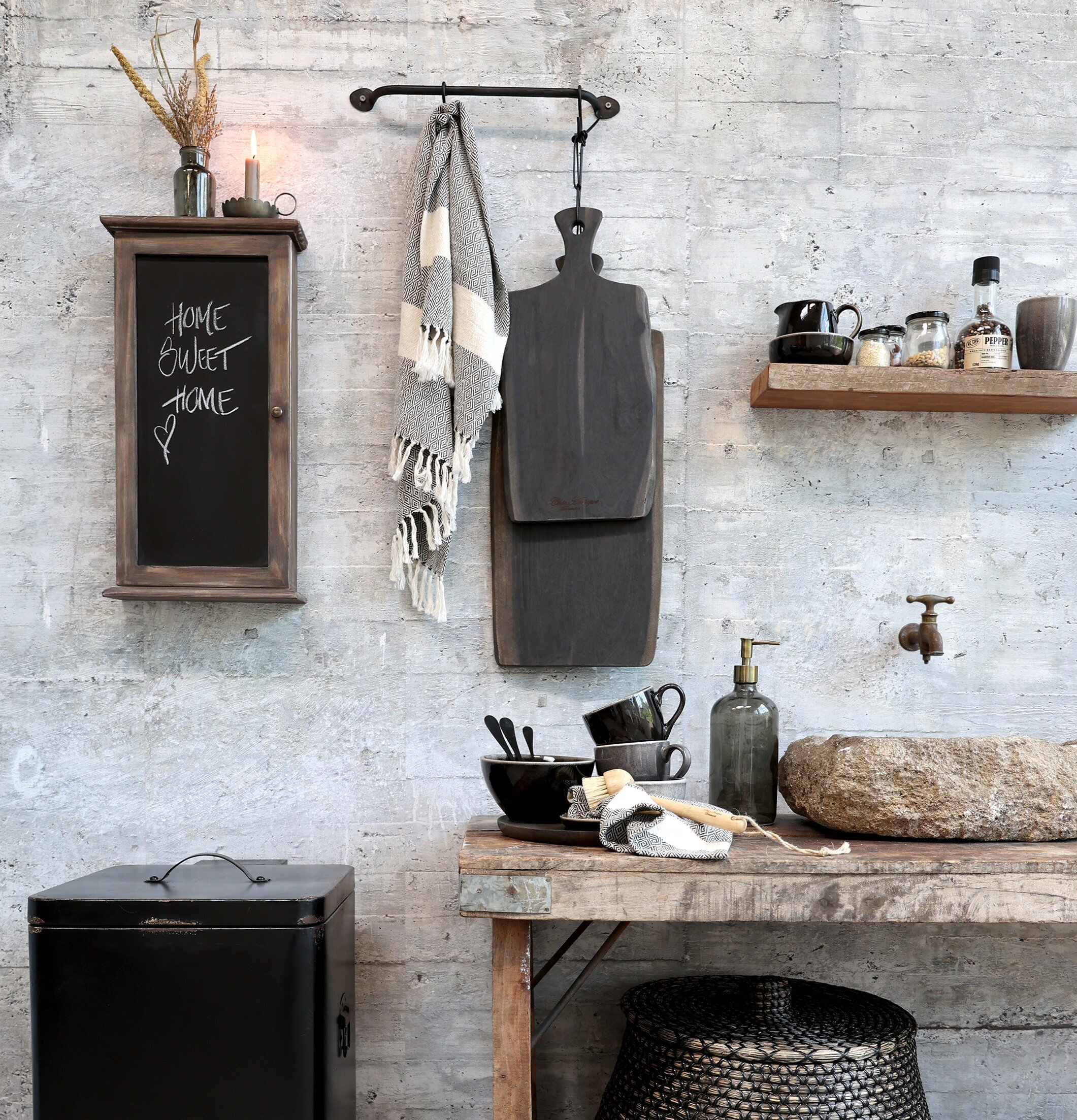 Chic Antique Tapasbräda/Skärbräda Mangoträ i rustik miljö