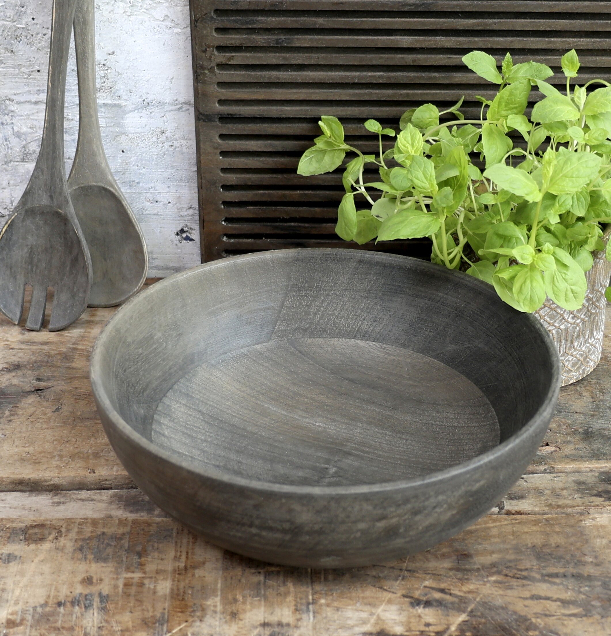 Salladsskål Mangoträ från Chic Antique med serveringsredskap