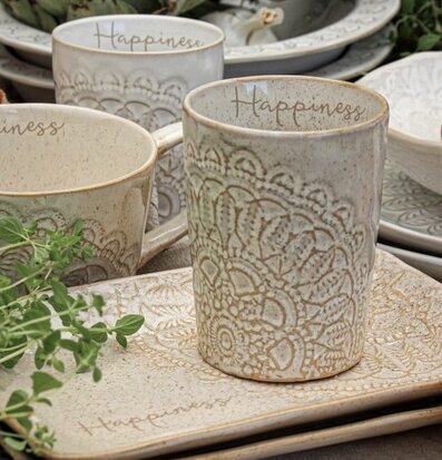 Mugg Happiness Caramel från Majas Cottage med mandalamönster