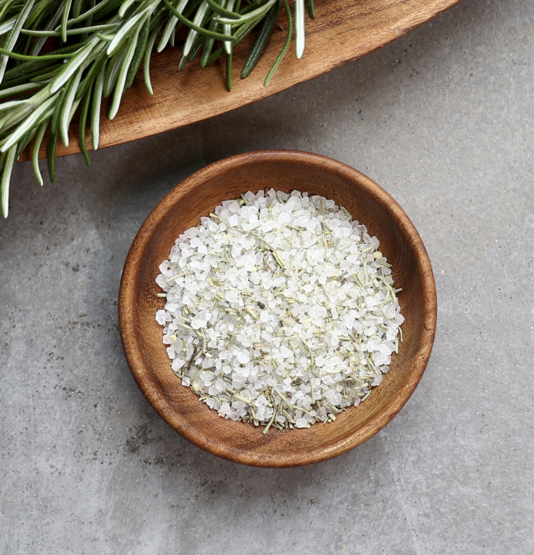 Skål Laon S Acacia från Chic Antique fylld med havssalt