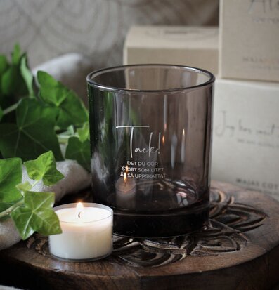 Bild av charmant inredningsdetalj med ljuslykta