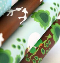 Presentpapper Brun uggla från Blafre med stiliserade ugglor