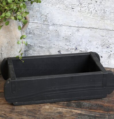 Gl. Murstensform Antiksvart från Chic Antique på sliten yta