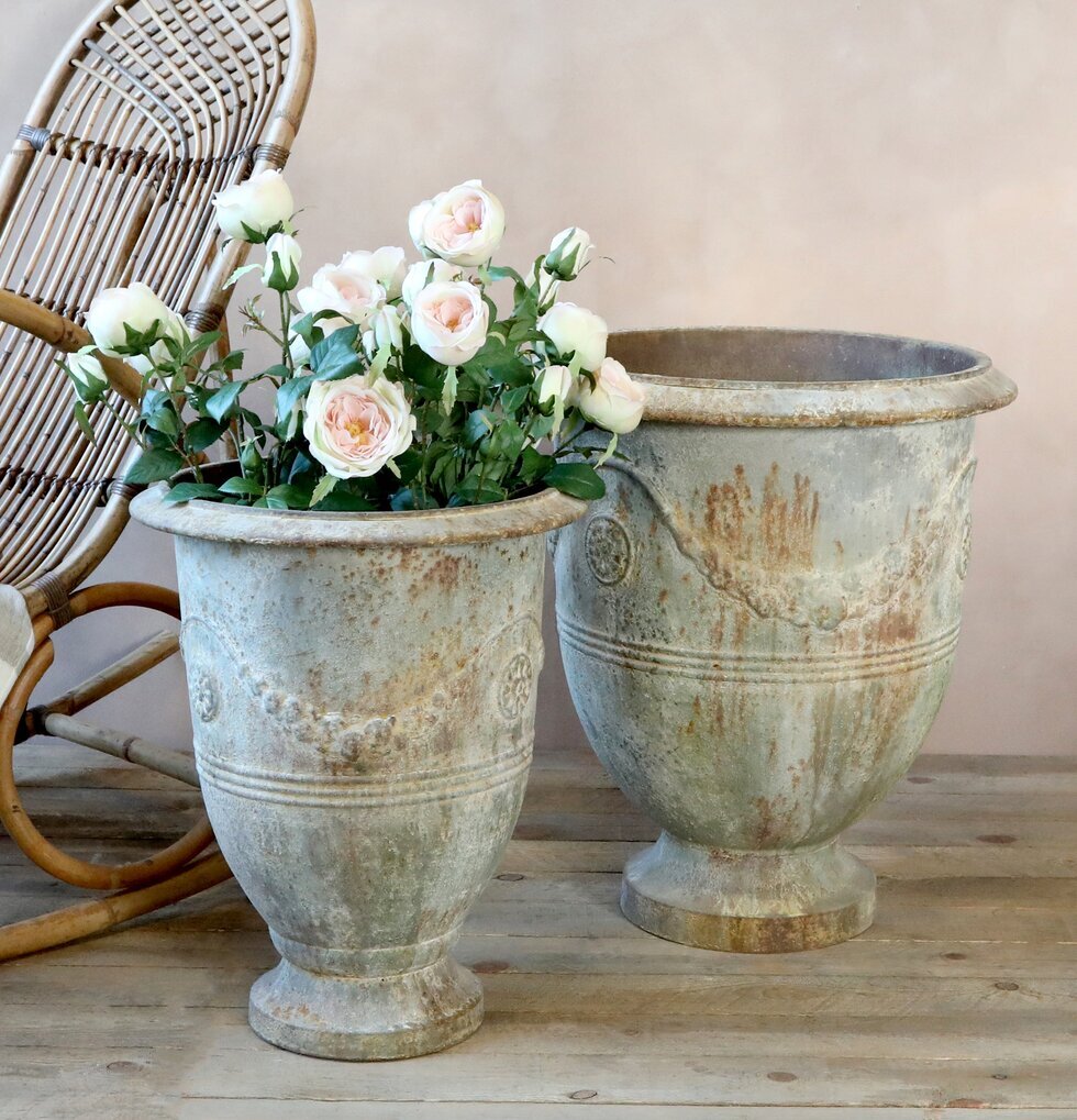 Urnor Set/2 Antique Natur från Chic Antique i rustik miljö