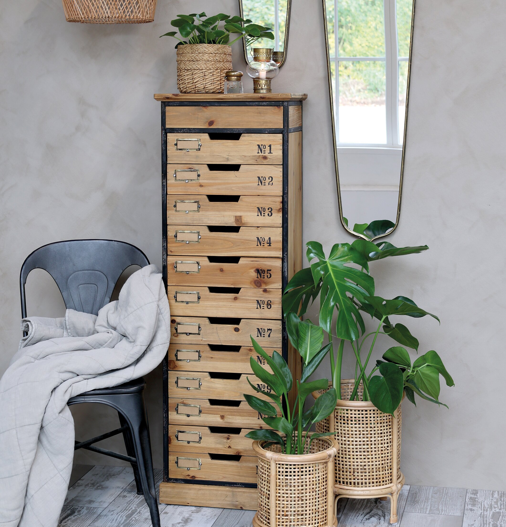 Byrå Med 12 Lådor från Chic Antique i rustik inredning