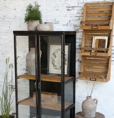 Tidningsställ Natur Vägg från Chic Antique i rustik miljö