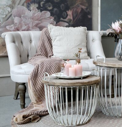 Fransk Soffa 2-Sits Linne från Chic Antique i elegant miljö