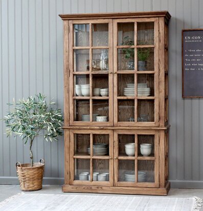 Vitrinskåp 4 Hyllor/Dörrar Natur från Chic Antique i rum