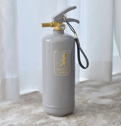 Brandsläckare Design Edition Grey Brass från Solstickan