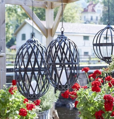 Torun Hänglykta Set/2 Svart från Wikholm Form i trädgård