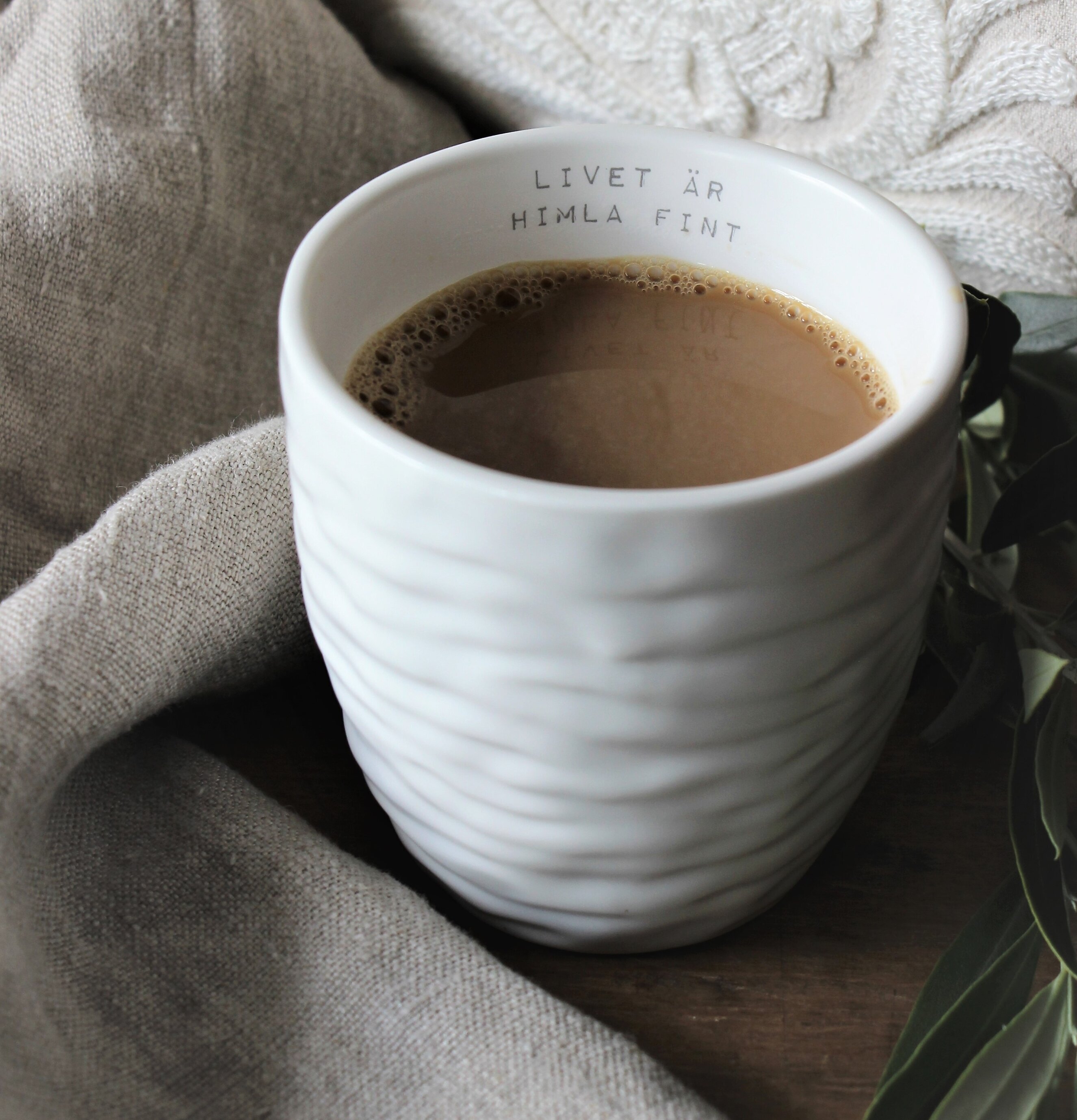 Mugg - Livet Är Himla Fint från Majas Cottage på linneduk