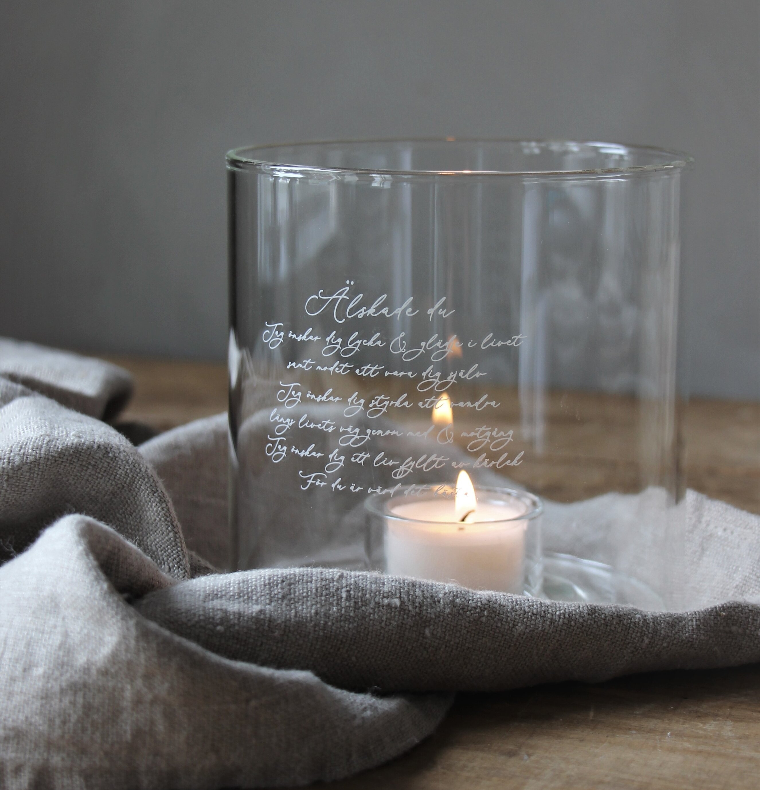 Bild av elegant ljuslykta med värmande atmosfär