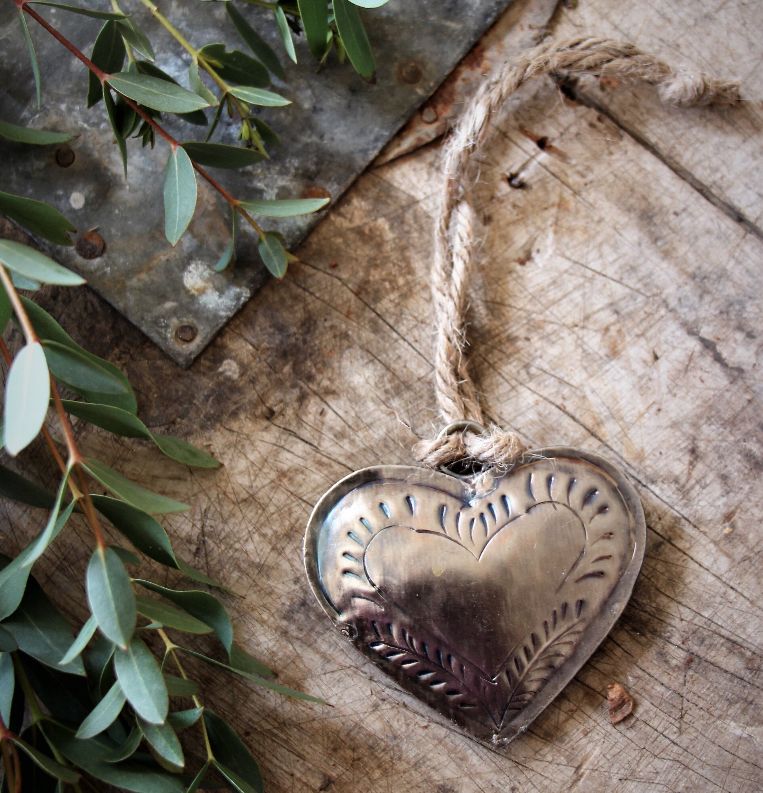 Hängande Hjärta Galvaniserad Finish från Majas Cottage