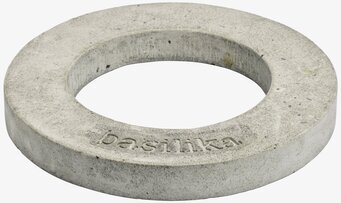 Plantcirkel Basilika från Dixie i betong med ingraverad text