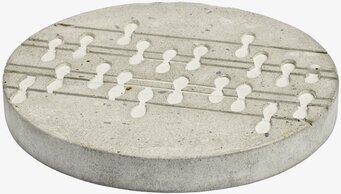 Trampsten Bladrad från Dixie, rund betongsten med mönster