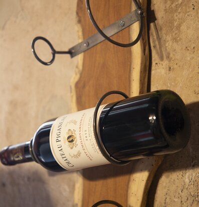 Vinställ Trä/Råmetall från Different Design på rustik yta