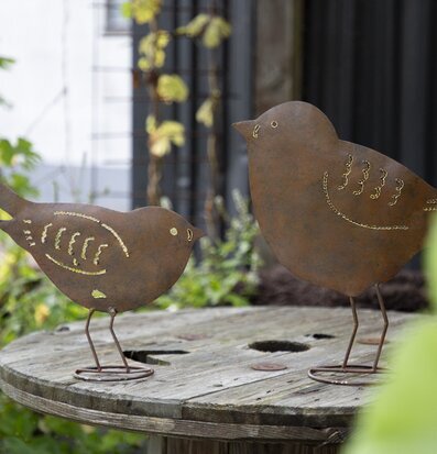 Fågel Brun Hamrad Plåt från Different Design i trädgård
