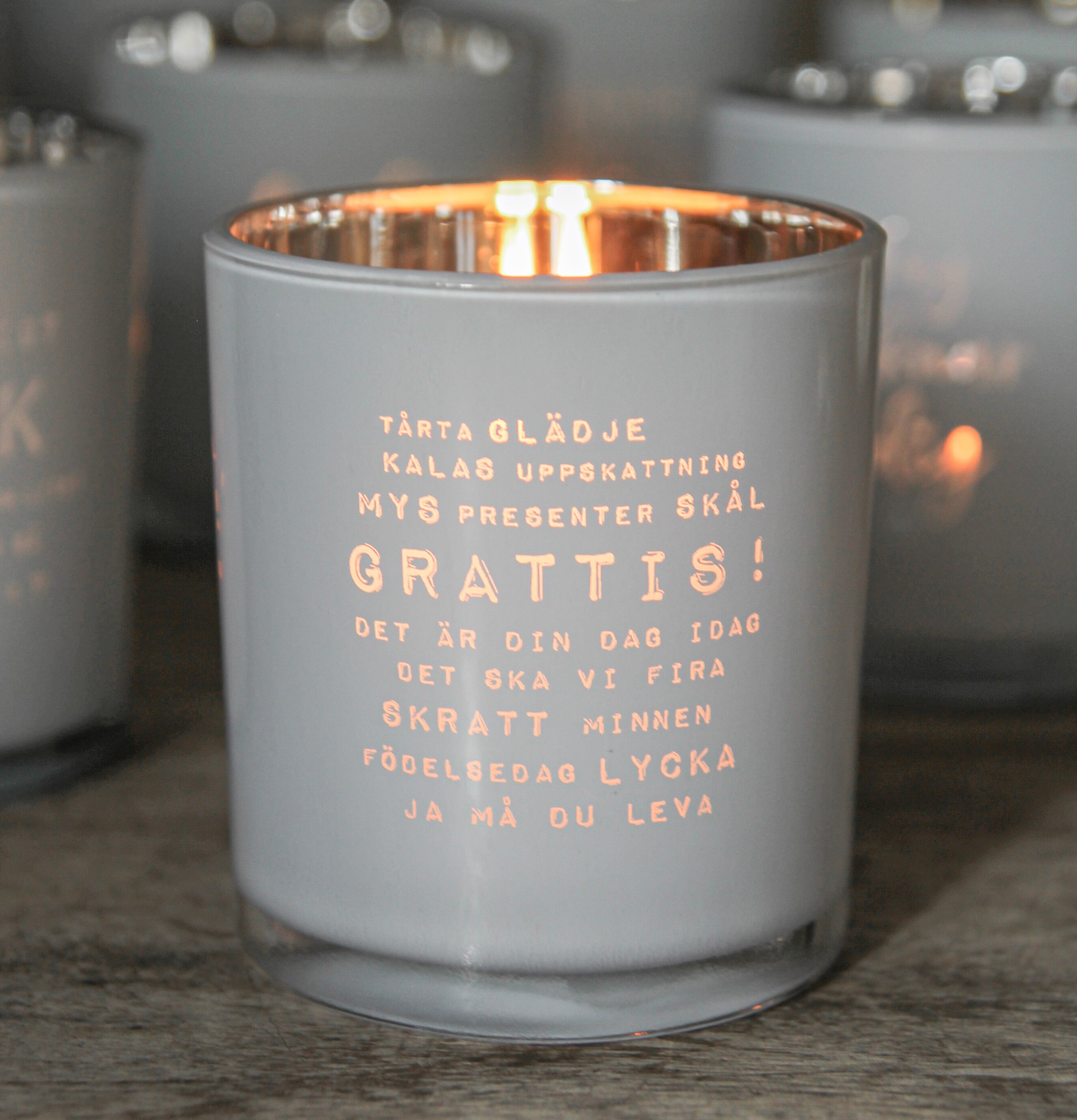 Bild av elegant ljuslykta med stämningsfull design